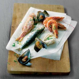 Grillades de poissons et crustacés