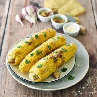 Maïs grillé à l'ail et au parmesan Maïs grillé à l'ail et au parmesan