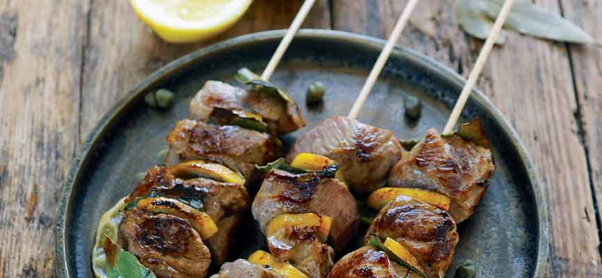 Brochettes d'agneau au citron et laurier